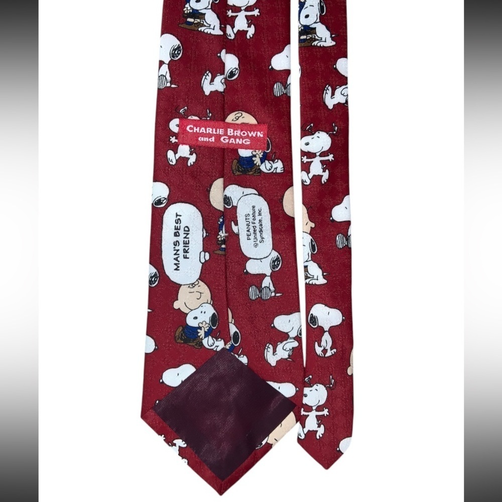 Men's Peanuts Charlie Brown & Gang Man's Best Friend Necktie Snoopy